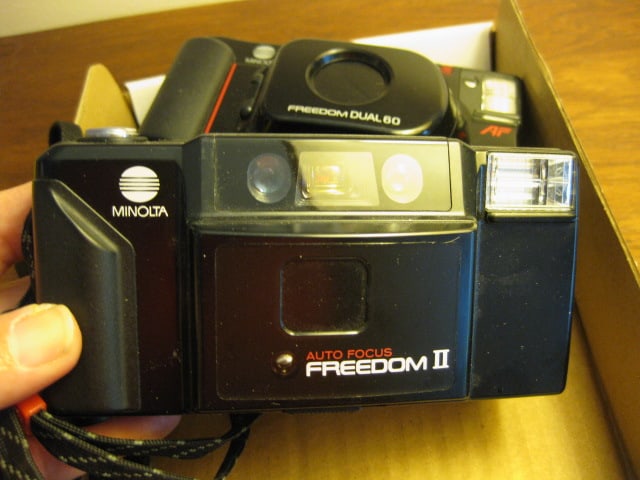 Minolta Freedom II and Freedom Dual 60 35mm Cameras - 4