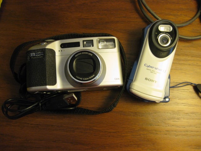 Sony OSC-U60 Cyber-Shot U Digital Still Camera and HP C618 Digital Camera (1 of 5)