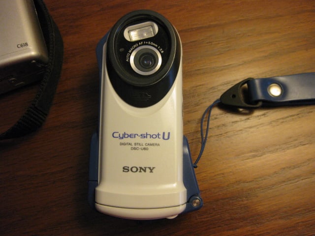 Sony OSC-U60 Cyber-Shot U Digital Still Camera and HP C618 Digital Camera - 2