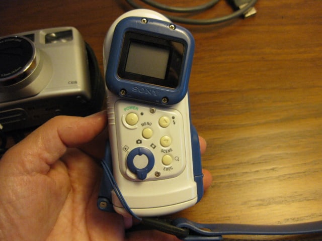 Sony OSC-U60 Cyber-Shot U Digital Still Camera and HP C618 Digital Camera - 3