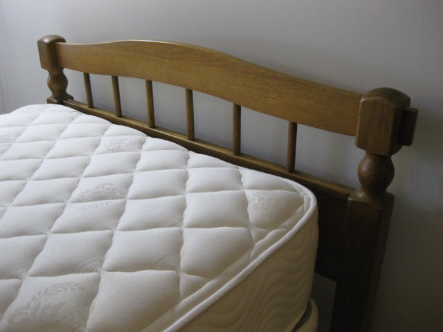 Pair of Wood Spindle Headboard Twin Beds with Wood Rails - 3