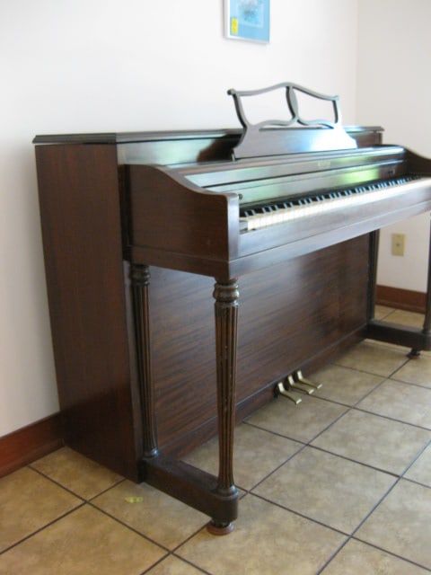 Winter Co. New York, NY Mahogany Upright Piano and Bench - 3