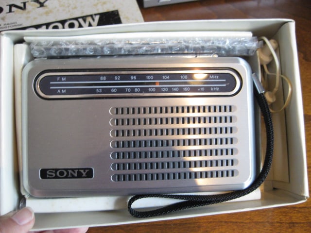 Sony Solid State FM/AM TFM-6100W Radio in Original Box - 2