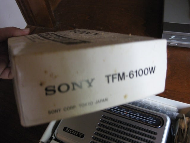 Sony Solid State FM/AM TFM-6100W Radio in Original Box - 3