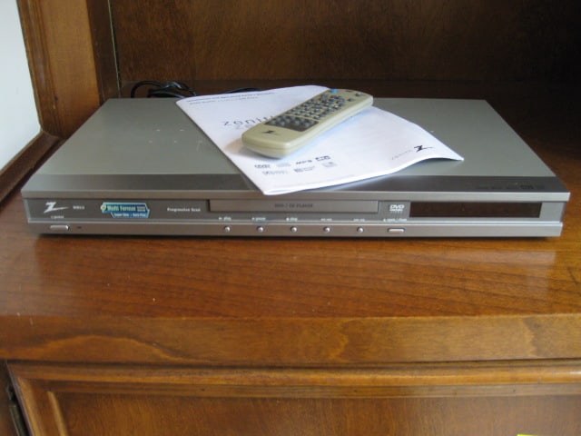 Zenith DVB312 DVD Player with Remote (1 of 7)