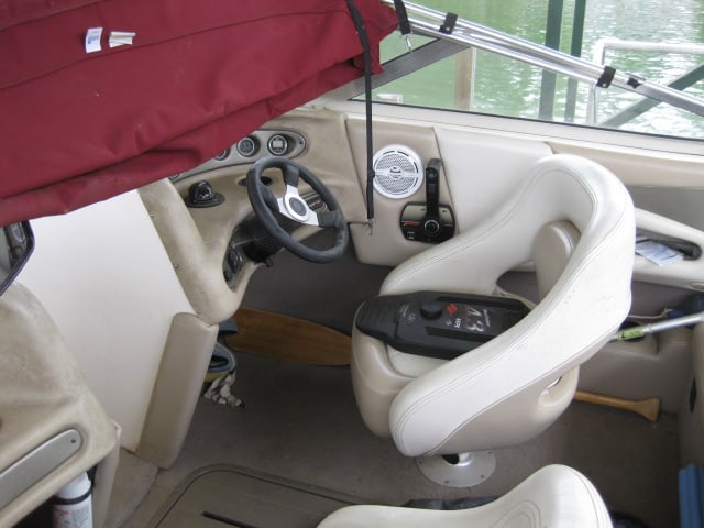 2004 Bryant 190 Fiberglass Boat with Mercury 4.3 Liter MerCruiser Inboard/Outboard Motor - 11