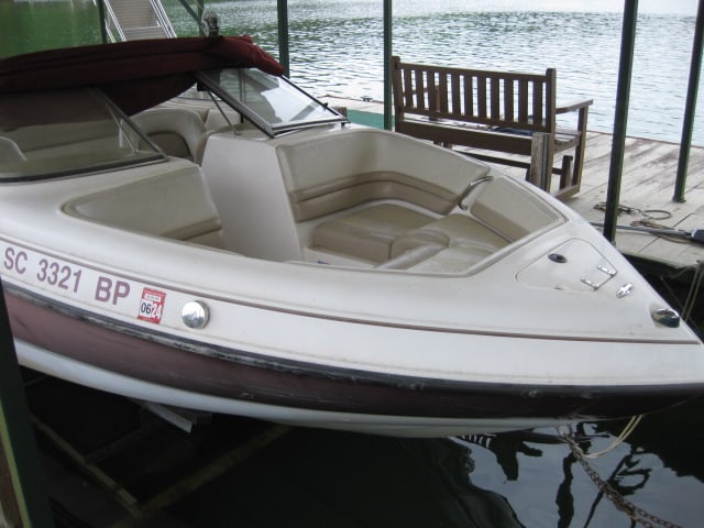 2004 Bryant 190 Fiberglass Boat with Mercury 4.3 Liter MerCruiser Inboard/Outboard Motor - 14