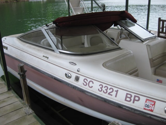 2004 Bryant 190 Fiberglass Boat with Mercury 4.3 Liter MerCruiser Inboard/Outboard Motor - 15