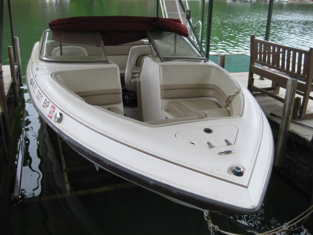 2004 Bryant 190 Fiberglass Boat with Mercury 4.3 Liter MerCruiser Inboard/Outboard Motor - 2