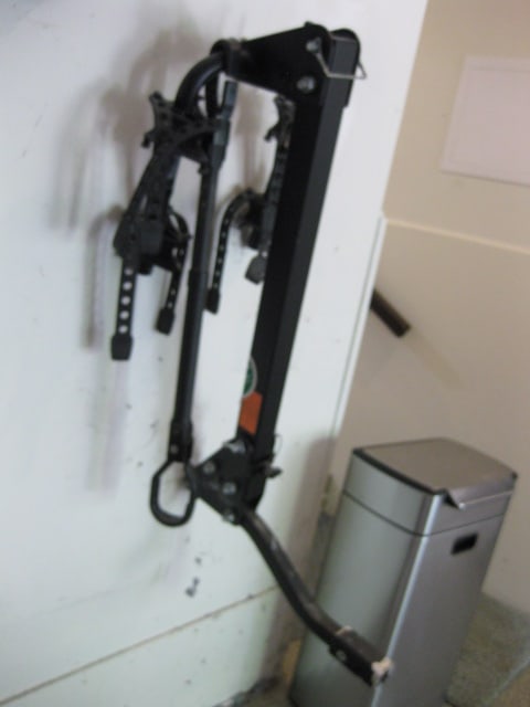Swagman Hitch Receiver Automobile Bike Rack - 2