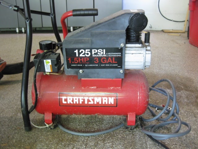 Craftsman 3 Gallon 1.5 Hp Electric Air Compressor: Model 921.153100, powers on, Local Pickup Only