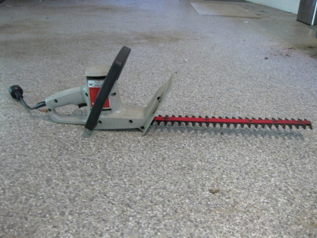 Electric Yard Tools-Craftsman 18" Hedge Trimmer, Weed Eater Barracuda Blower and - 11