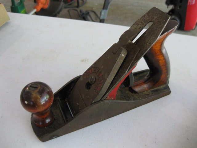 Old Stanley No. 3 24" Wood Level and Millers Falls Planer - 2