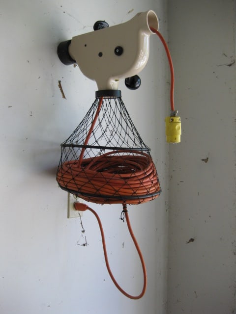Wonder Winder Wall Mount Extension Cord Reel and Retractable Worklight Reel - 3