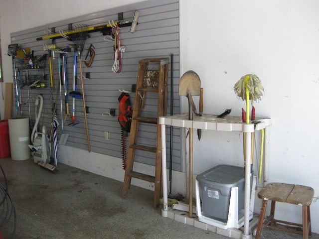 Right Side Garage Wall Contents-Rubbermaid Yard Tool Organizer, 5' Wood A Frame Ladder, (1 of 7)
