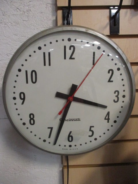 Vintage Cincinnati School Electric Wall Clock (1 of 5)