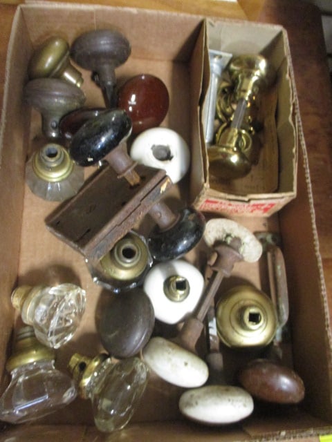 Lot of Antique Porcelain and Glass Door Knobs (1 of 6)