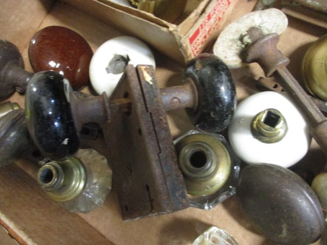 Lot of Antique Porcelain and Glass Door Knobs - 4