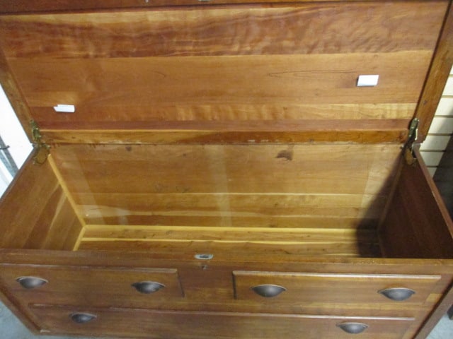 Large Cedar-Lined Trunk with Faux Drawers - 4