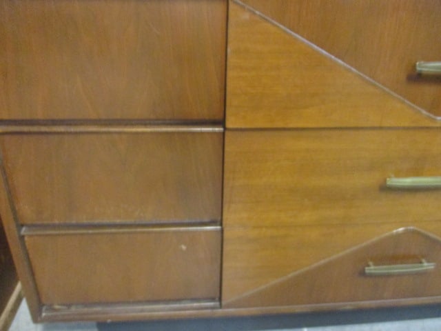 Mid-Century Modern Hooker Furniture 9-Drawer Lowboy Dresser - 3