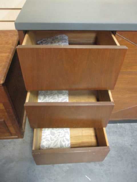 Mid-Century Modern Hooker Furniture 9-Drawer Lowboy Dresser - 7