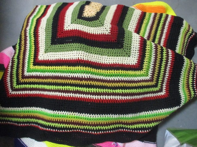 Lot of Vintage Afghans, Throws, and Blankets - 4
