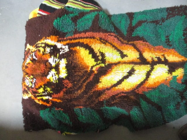 Lot of Vintage Afghans, Throws, and Blankets - 5