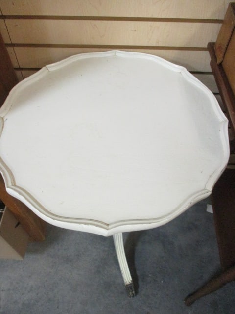 Vintage White 3-Legged with Claw Feet Piecrust Table - 2