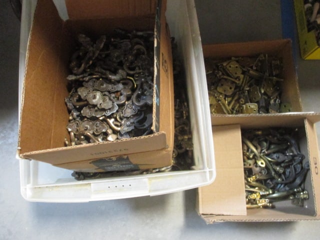 Lot of Metal Drawer and Cabinet Pulls and Hinges (1 of 5)
