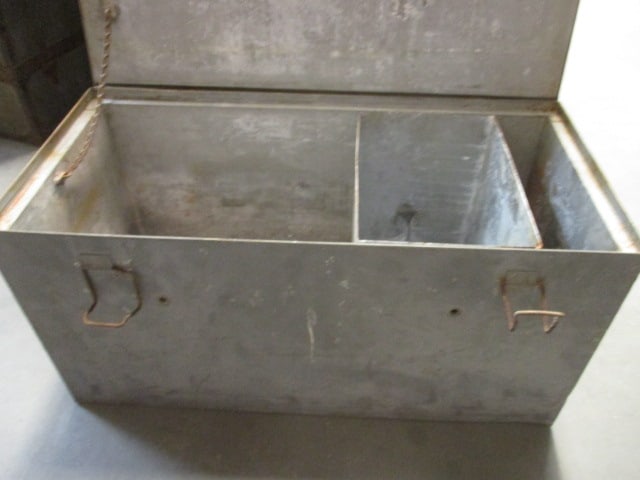 Vintage Galvanized Aluminum Ice Chest - 2