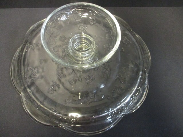 Anchor Hocking "Savannah" Glass Pedestal Cake Plate - 6