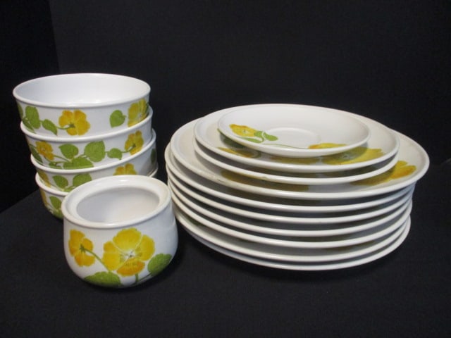 15 Pieces of Retro Noritake Progression "Flower Time" China - made in Japan (1 of 12)