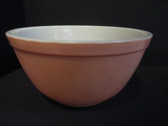 Vintage Pyrex "Flamingo Pink" Nesting Mixing Bowl and 2 Saucers - 4