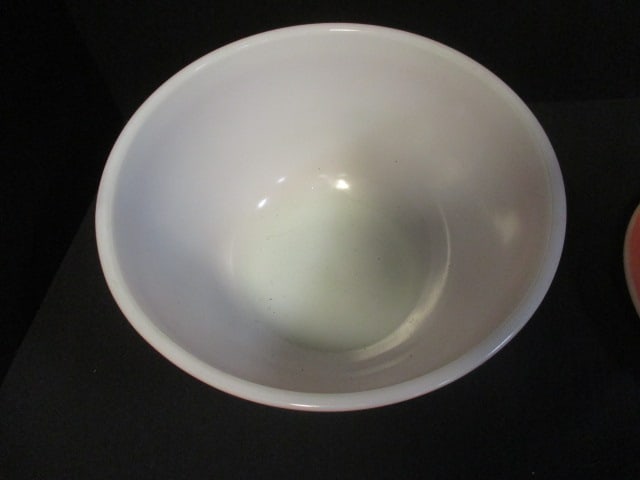 Vintage Pyrex "Flamingo Pink" Nesting Mixing Bowl and 2 Saucers - 5