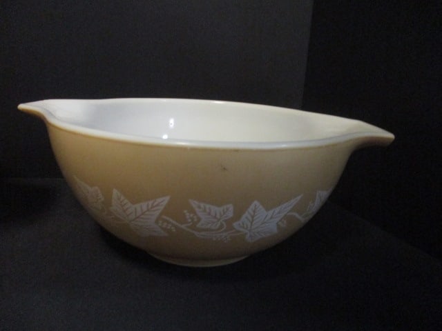2 Vintage Pyrex "Sandlewood" Cinderella Mixing Bowls - 2