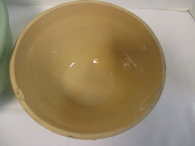 Vintage Anchor Hocking Fire King Green Mixing Bowl and McCoy Yellow Ware - 3