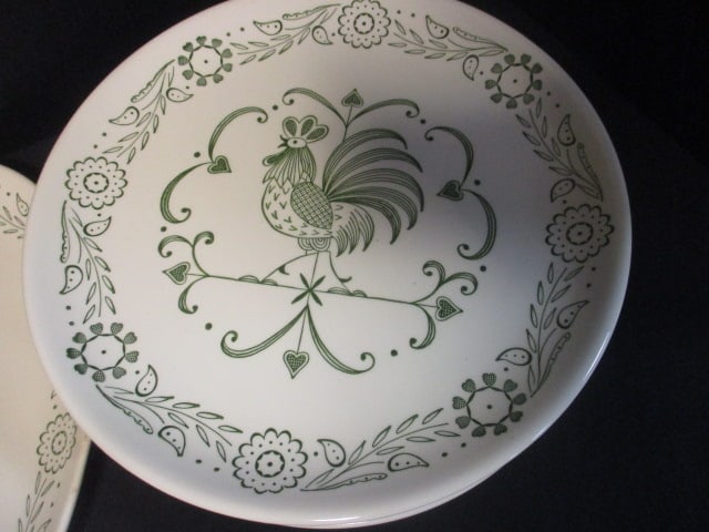 Retro Scio Pottery Provensional Green "Rooster Weathervane" Plates and Platter - 2