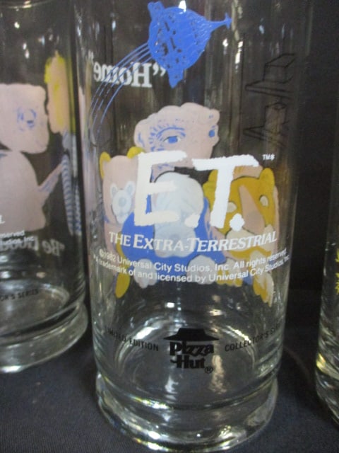 8 Vintage Pizza Hut "ET" Glasses and 2 American Greetings "Holly Hobby" Glasses - 4