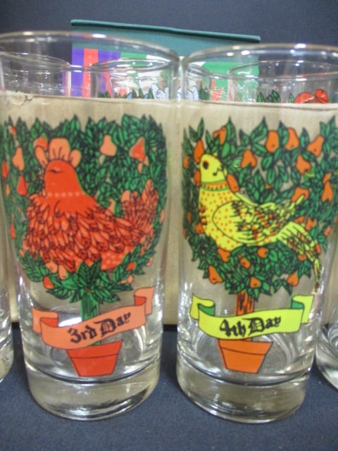 Collection of 23 Vintage Indiana Glass "12 Days of Christmas" Glasses and - 3