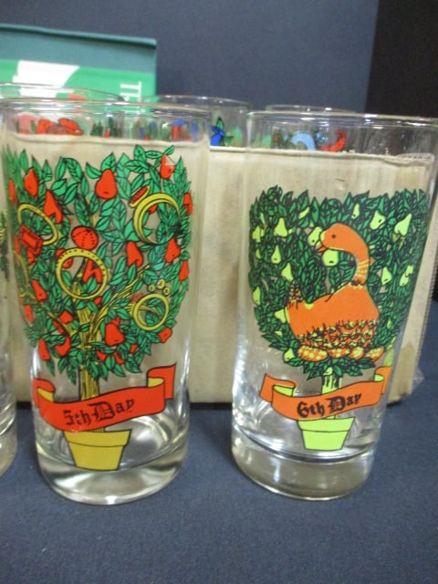 Collection of 23 Vintage Indiana Glass "12 Days of Christmas" Glasses and - 4