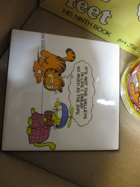 Garfield Lot - Softcover Books, 2 McDonald's Glass Cups, and Ceramic Trivet - 2