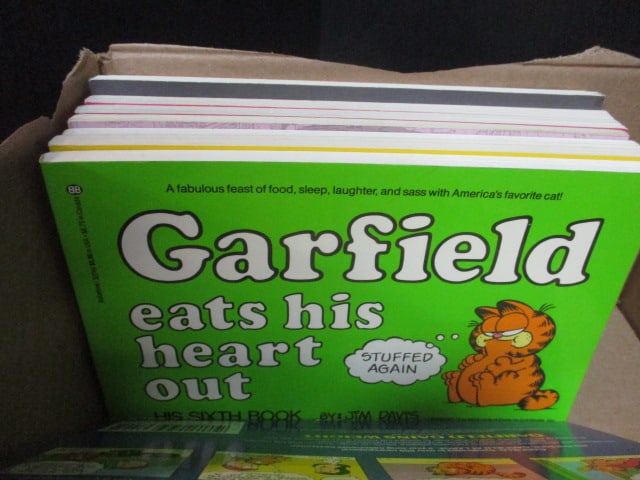 Garfield Lot - Softcover Books, 2 McDonald's Glass Cups, and Ceramic Trivet - 9