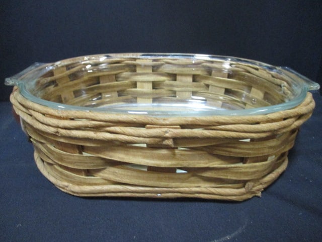 2 Pyrex Glass Casserole Dishes with Woven Basket Carriers - 6