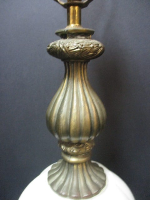 Vintage Milk Glass and Brass Table Lamp - 3
