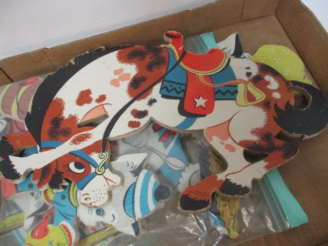 3 Vintage Playskool Wood Puzzles and Nursery/Child's Wood Wall Plaques - 7