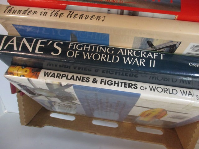 5 WWII Aircrafts and Fighter Pilots Coffee Table and Pictures Books - 3