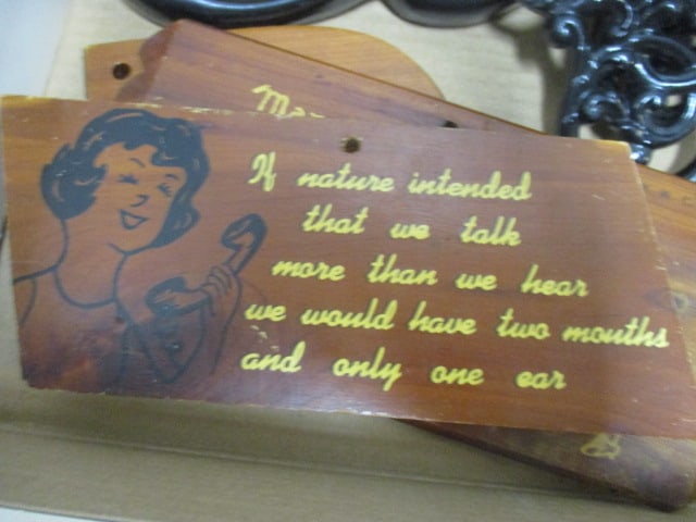 Lot of Vintage Wall Hangings and Plaques - 4