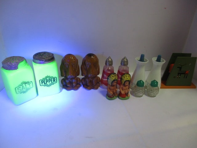 Collection of Vintage Salt and Pepper Shakers: see pictures and preview for selection and condition