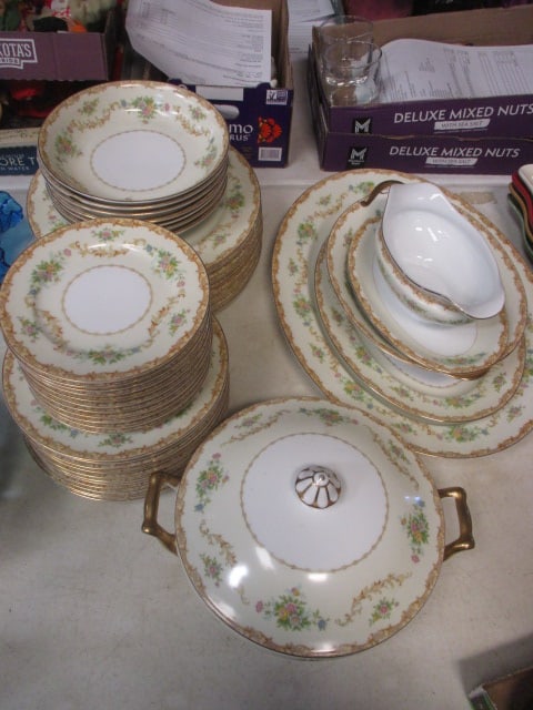 45 Pieces of Vintage Noritake "N128" Floral China - Made in Japan (1 of 16)