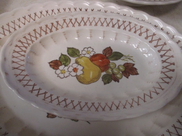 39 Pieces of Vintage Vernon Ware Metlox "Fruit Basket" Stoneware - made in California - 3